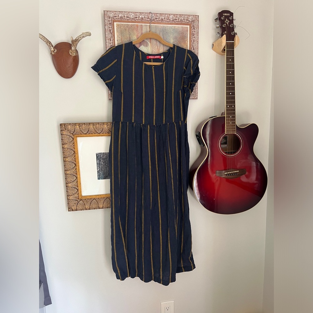 Pyne and Smith Clothiers Linen Blue and gold academic out of stock
EUC